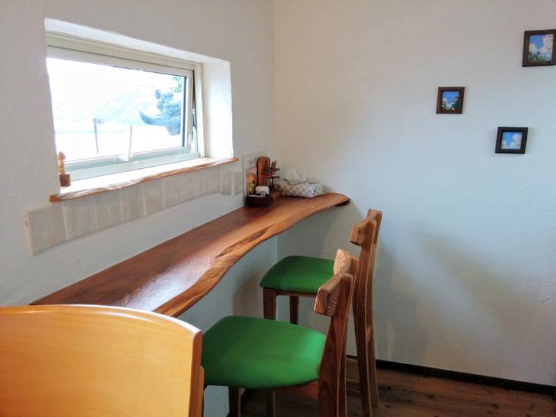 スマイリー カウンター席