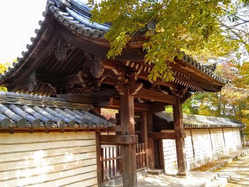 唐招提寺-戒壇前.jpg 唐招提寺 戒壇前