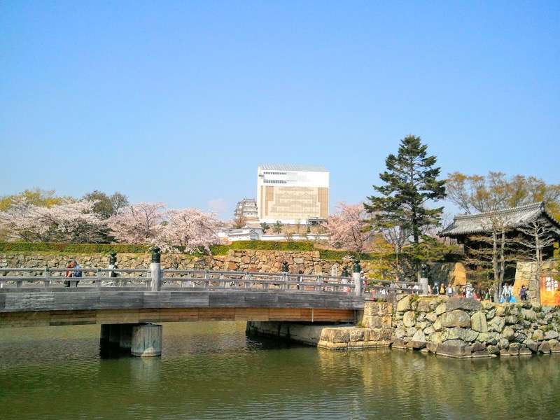 姫路城-お堀と姫路城.jpg 姫路城 お堀と姫路城