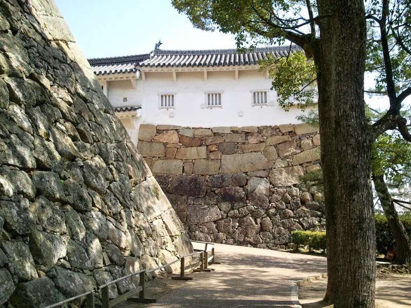 姫路城-いの門とぬの門の間2.jpg 姫路城 いの門とぬの門の間2