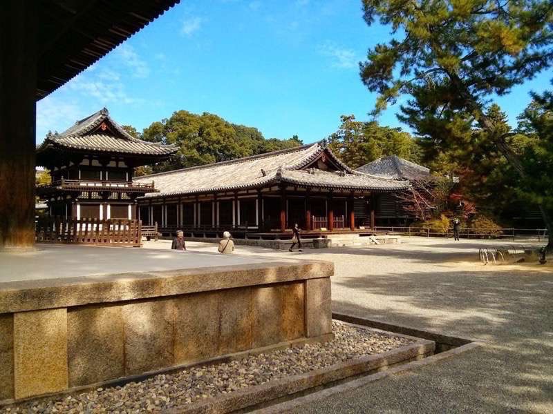 唐招提寺-鼓楼と礼堂.jpg 唐招提寺 鼓楼と礼堂