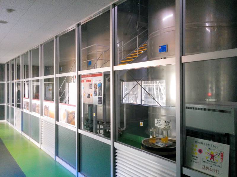 ニッカウヰスキー余市峡蒸溜所-発酵塔内部2.jpg ニッカウヰスキー余市峡蒸溜所 発酵塔内部2