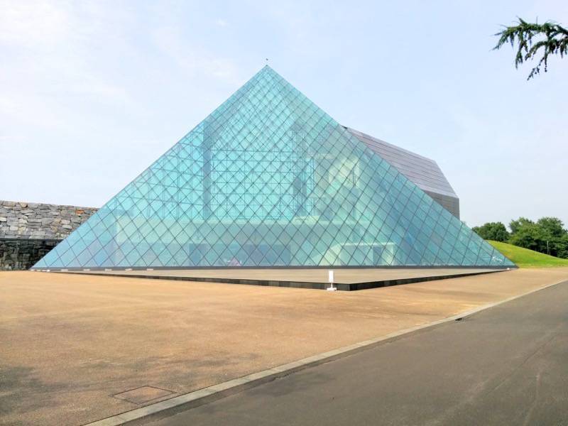 モエレ沼公園-ガラスのピラミッド1.jpg モエレ沼公園 ガラスのピラミッド1