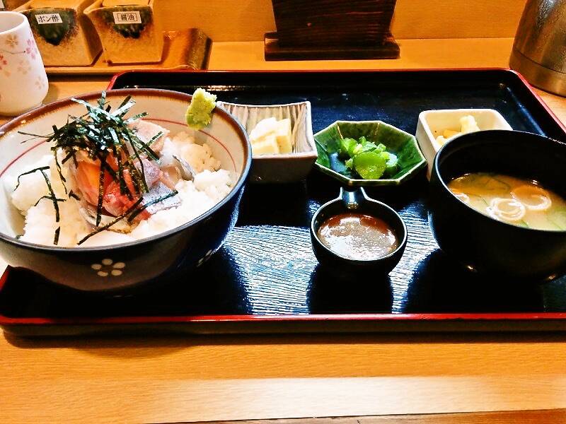 兼平鮮魚店 中洲川端店-海鮮丼全体.jpg 兼平鮮魚店 中洲川端店 海鮮丼全体