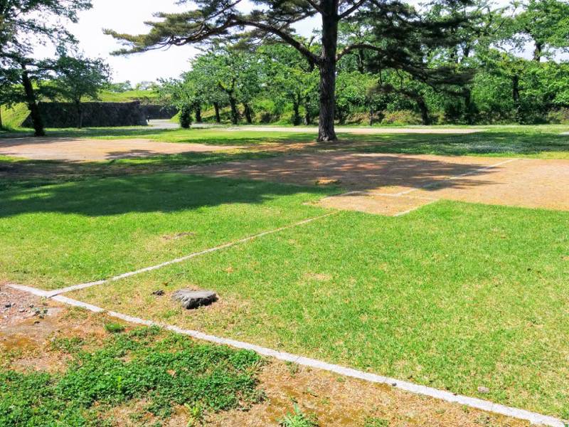 五稜郭公園-近中長屋跡・徒中番大部屋跡・給人長屋跡・湯遣所跡.jpg 五稜郭公園 近中長屋跡 徒中番大部屋跡 給人長屋跡 湯遣所跡