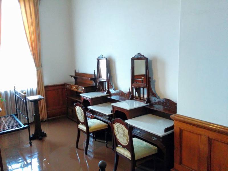 旧函館区公会堂-1F寝室4.jpg 旧函館区公会堂 1F寝室4