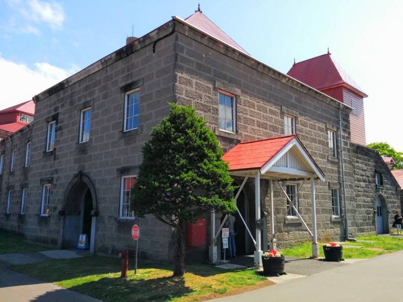 ニッカウヰスキー余市峡蒸溜所-蒸留塔.jpg ニッカウヰスキー余市峡蒸溜所 蒸留塔