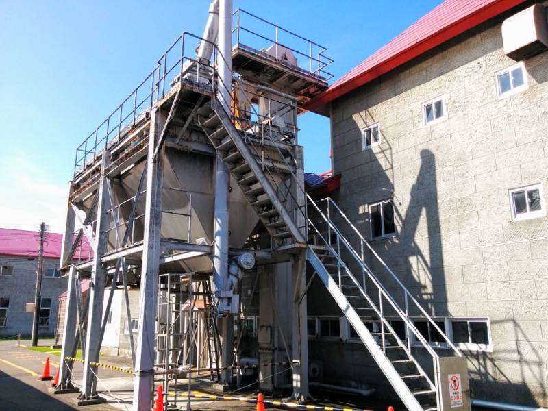 ニッカウヰスキー余市峡蒸溜所-粉砕・糖化塔3.jpg ニッカウヰスキー余市峡蒸溜所 粉砕 糖化塔3