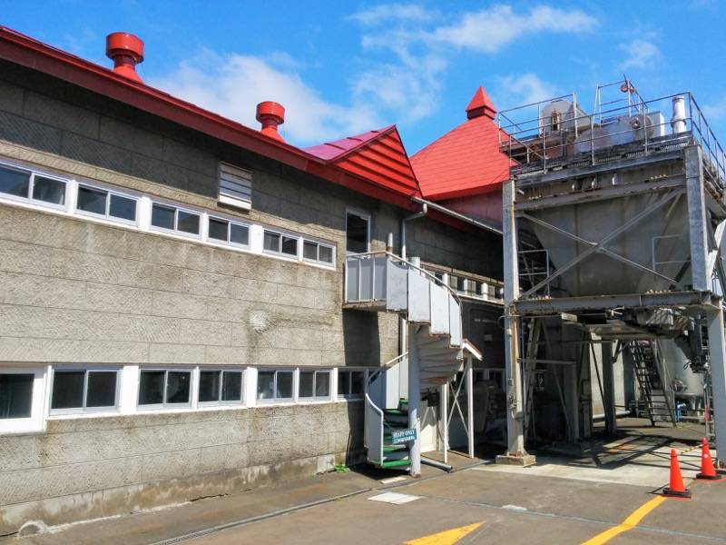 ニッカウヰスキー余市峡蒸溜所-粉砕・糖化塔2.jpg ニッカウヰスキー余市峡蒸溜所 粉砕 糖化塔2
