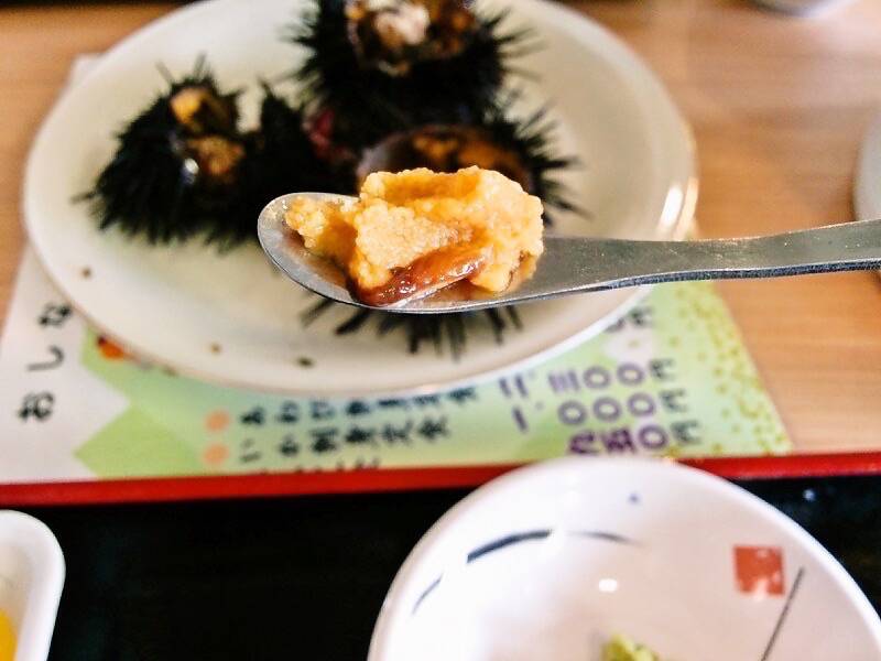 積丹の幸みさき 活うにリフトアップ