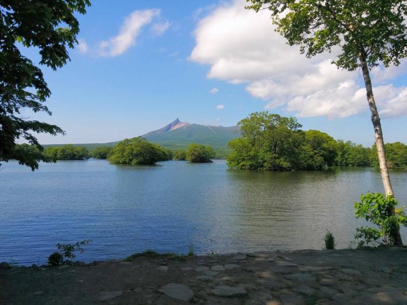 大沼公園-大島の路-西大島モニュメント付近より駒ヶ岳.jpg 大沼公園 大島の路 西大島モニュメント付近より駒ヶ岳