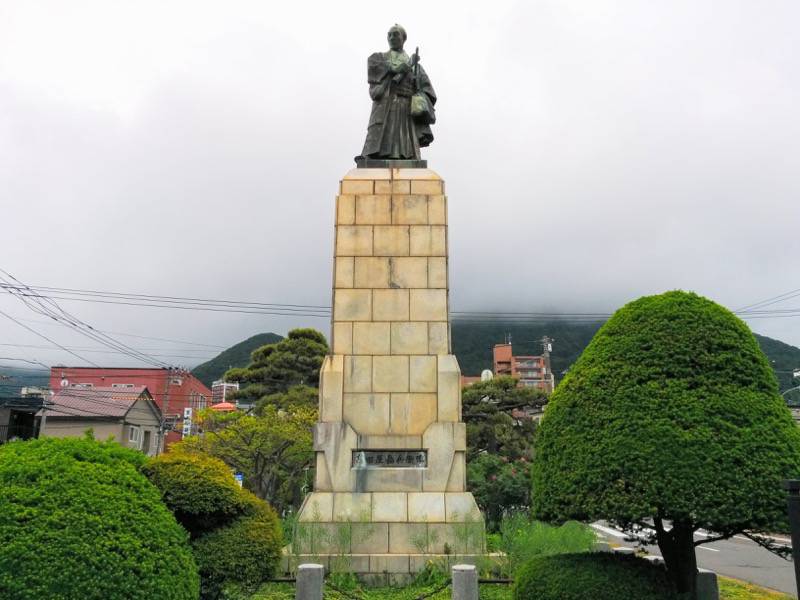 高田屋嘉兵衛像２