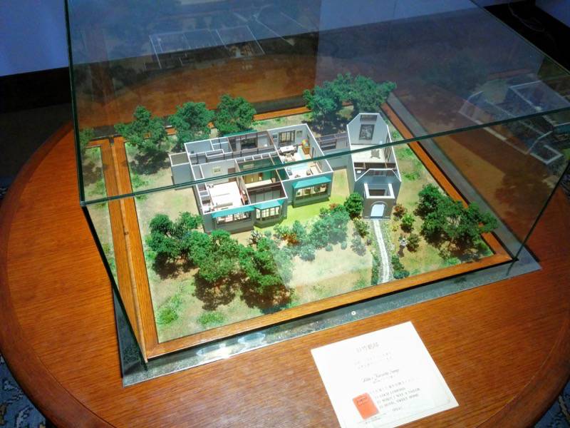 ニッカウヰスキー余市峡蒸溜所-旧竹鶴邸内部5.jpg ニッカウヰスキー余市峡蒸溜所 旧竹鶴邸内部5