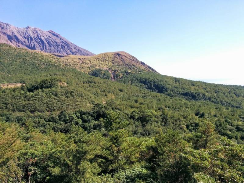 湯之平展望台 山肌１