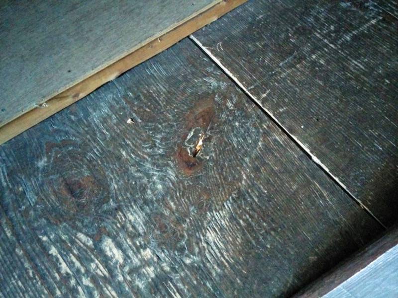 武家屋敷 屋根裏部屋の床の板