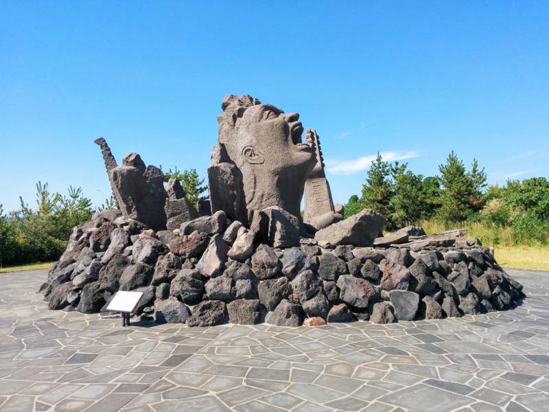 赤水展望広場-叫びの肖像.jpg 赤水展望広場 叫びの肖像