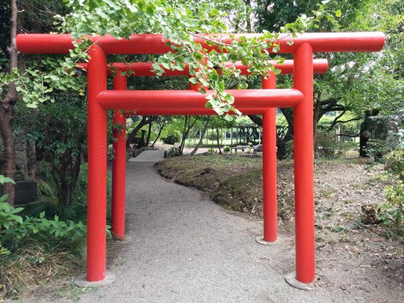 宮崎神宮末社五所稲荷神社-鳥居2.jpg 宮崎神宮末社五所稲荷神社 鳥居2