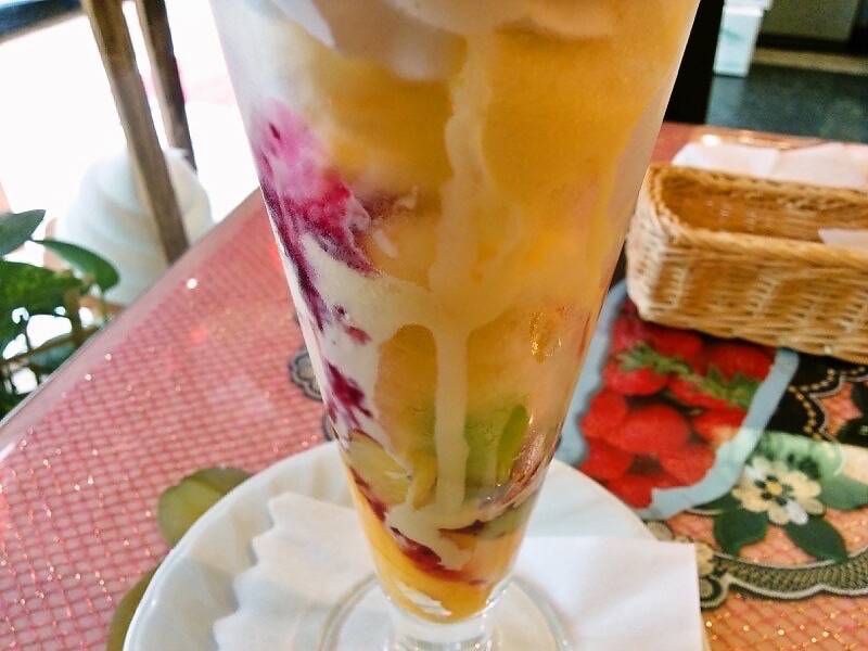 フルーツ大野-完熟マンゴーパフェ3.jpg フルーツ大野 完熟マンゴーパフェ3