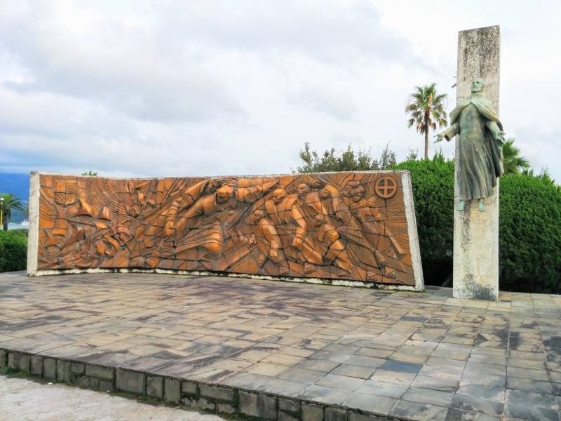 祇園之洲公園 ザビエル上陸記念碑１