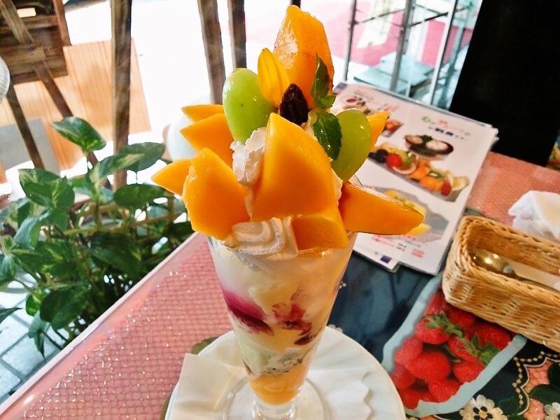 フルーツ大野-完熟マンゴーパフェ2.jpg フルーツ大野 完熟マンゴーパフェ2