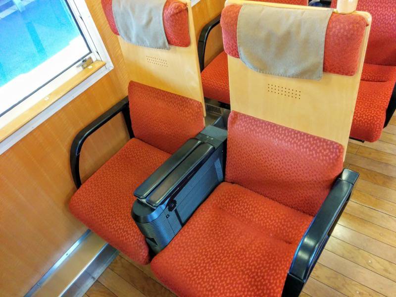 はやとの風 １号車座席