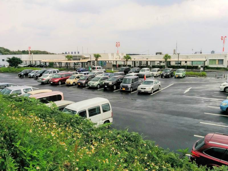 屋久島空港 駐車場