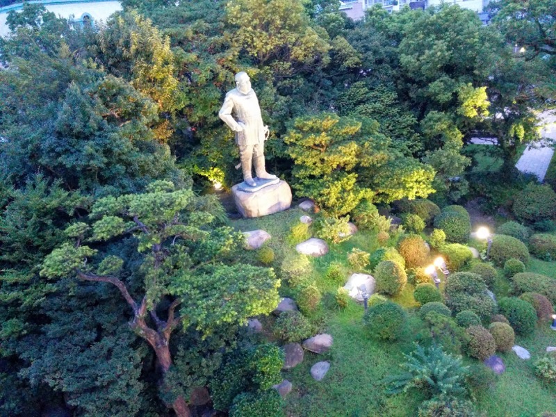 K10カフェ 西郷さんの像