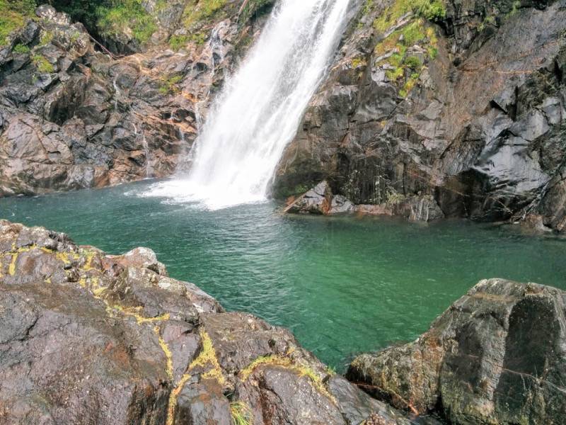 大川の滝 間近から３