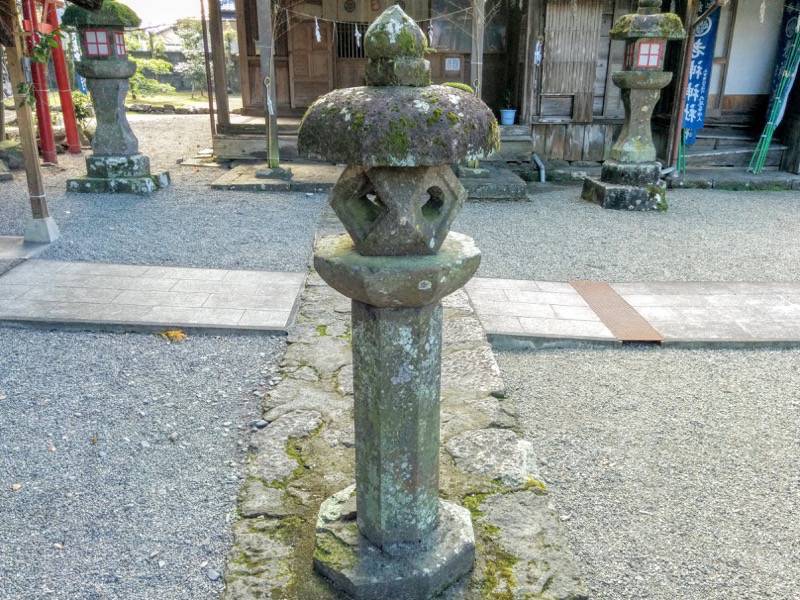 老神神社 八角石燈籠