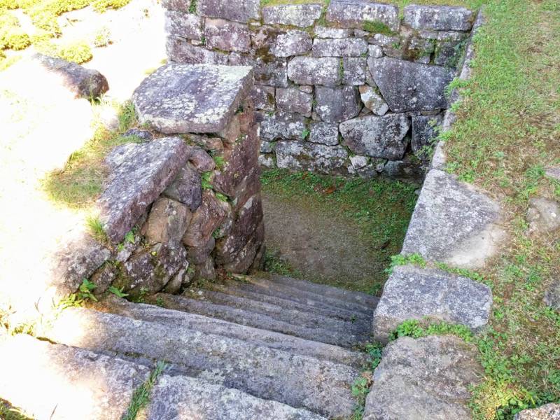 人吉城跡-二の丸跡から三の丸跡へ.jpg 人吉城跡 二の丸跡から三の丸跡へ