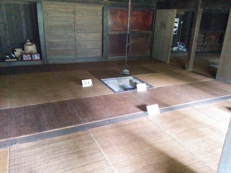 椎葉の民家内部３
