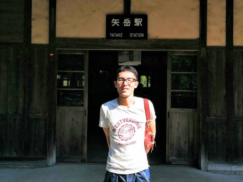 いさぶろう・しんぺい-矢岳駅にて記念撮影1.jpg いさぶろう しんぺい 矢岳駅にて記念撮影1