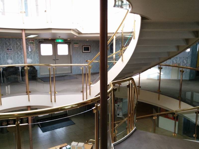 フェリー屋久島2 船内２F螺旋階段