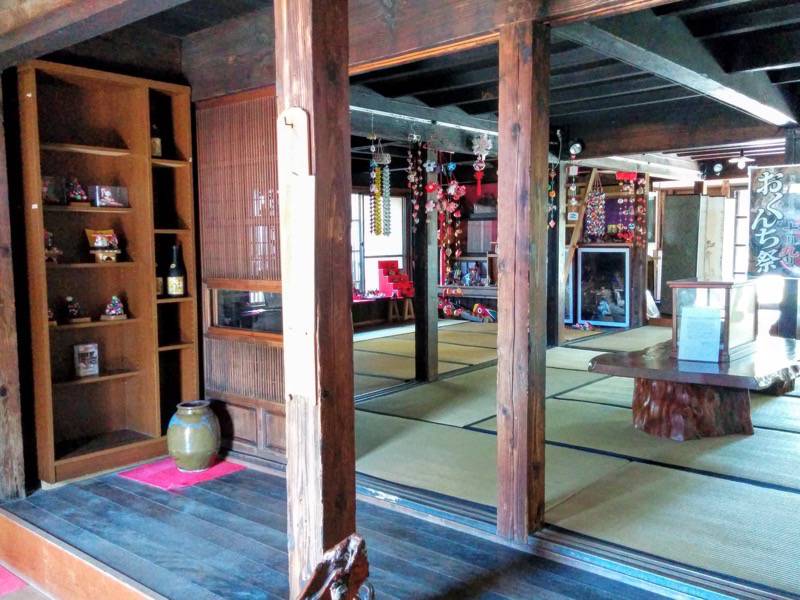 青井阿蘇神社文化苑 継承殿内３