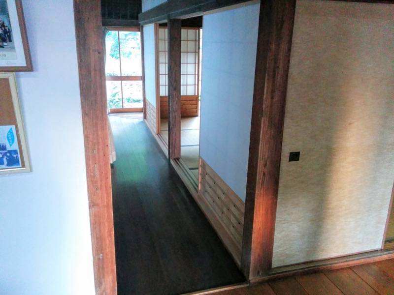 永国寺 池への通路１