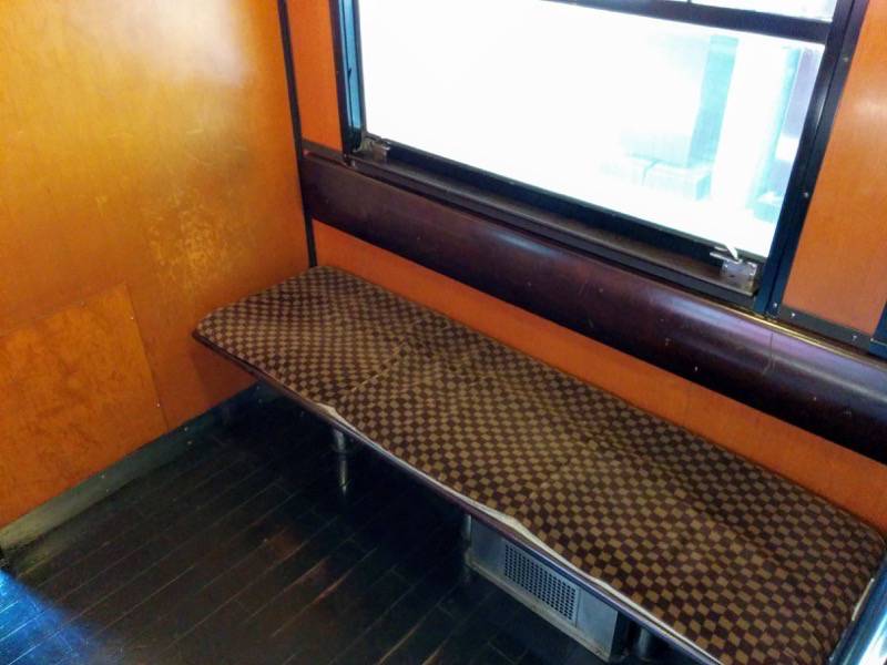 いさぶろう しんぺい ２号車自由席