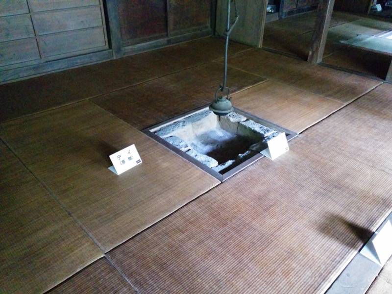 椎葉の民家内部４