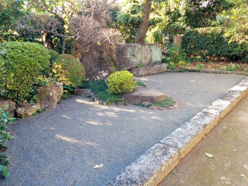 武家屋敷 脇の庭園