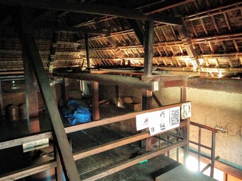 武家屋敷 屋根裏部屋２