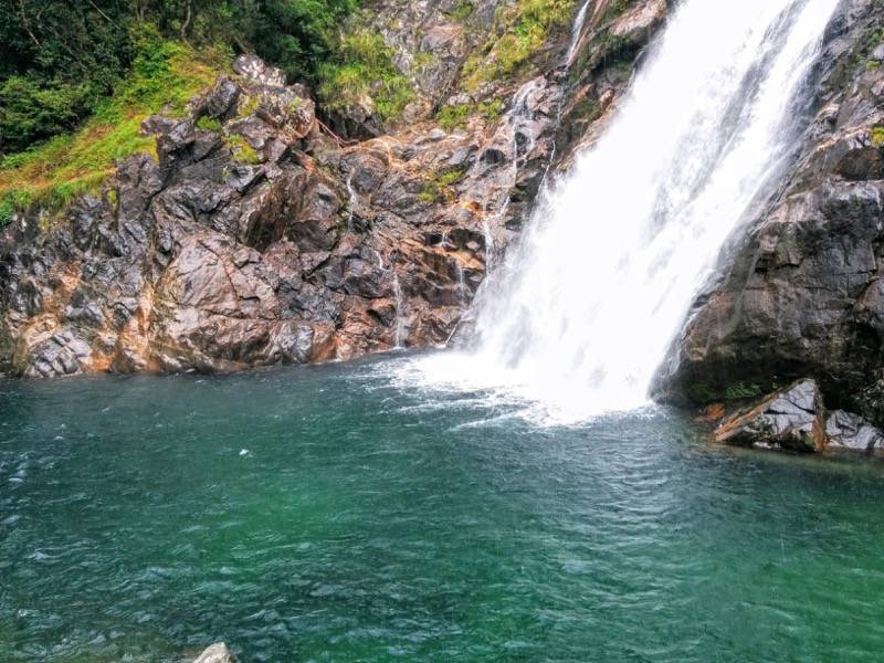 大川の滝 間近から２