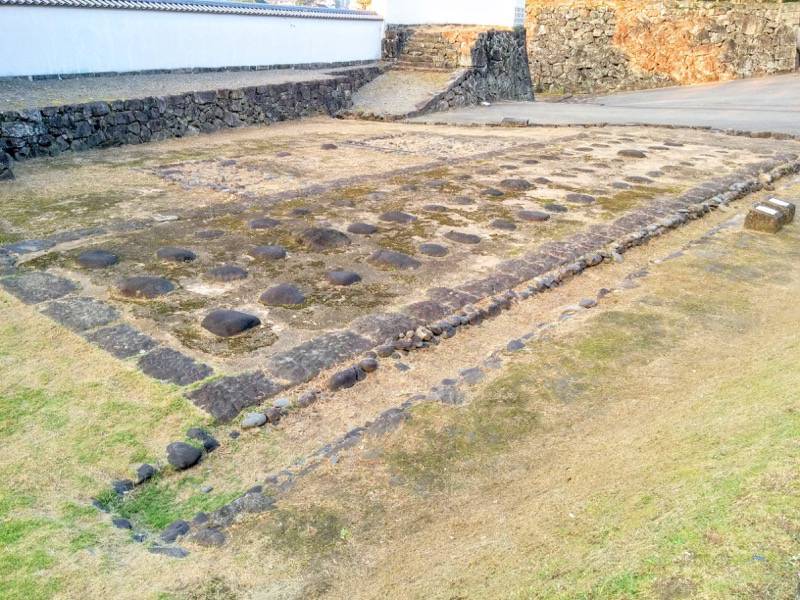 人吉城跡-間米蔵跡.jpg 人吉城跡 間米蔵跡