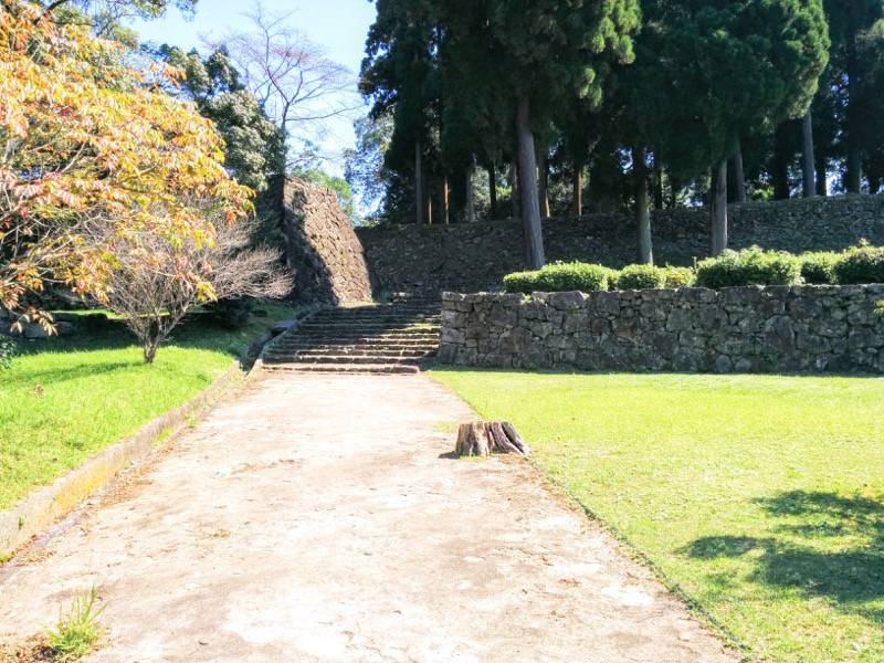 人吉城跡-御下門跡から中御門跡へ4.jpg 人吉城跡 御下門跡から中御門跡へ4