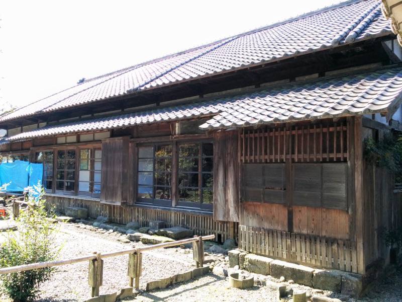 青井阿蘇神社文化苑 継承殿横から
