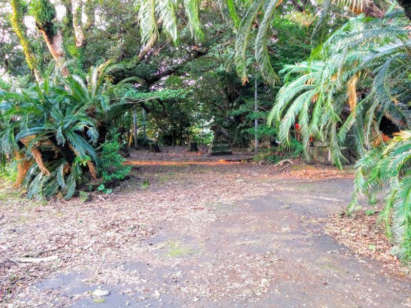 多賀神社 境内２