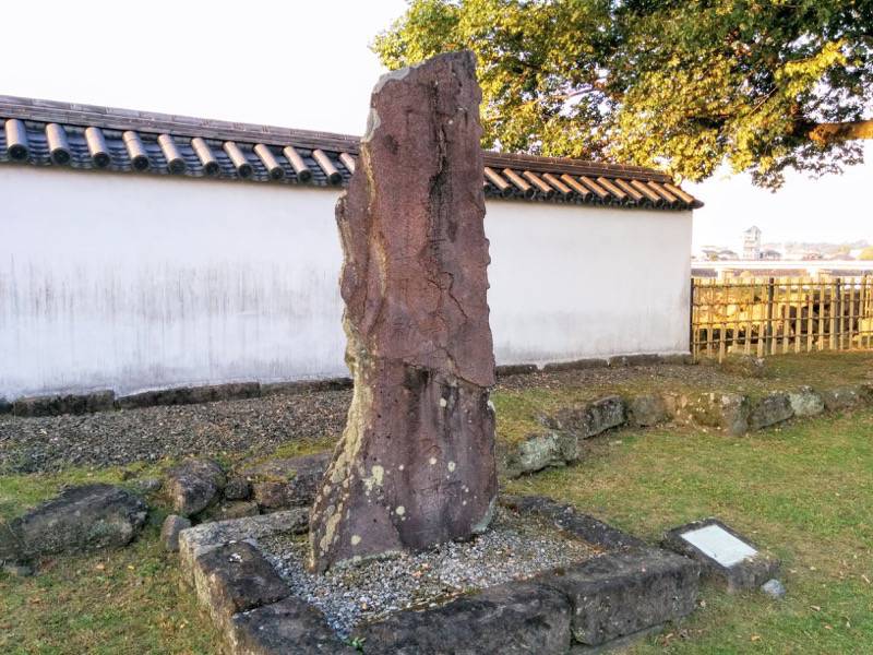 人吉城跡-お下の乱供養碑.jpg 人吉城跡 お下の乱供養碑