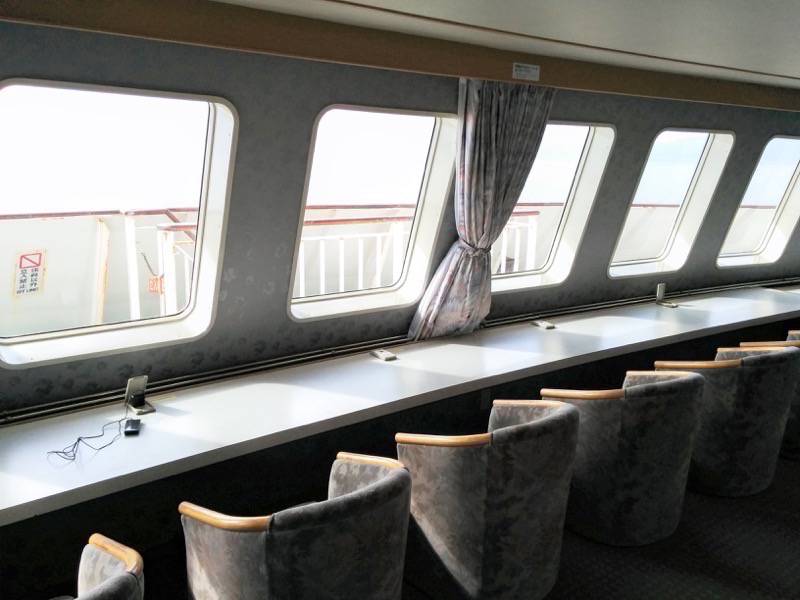 フェリー屋久島2 船内２F前方の席２