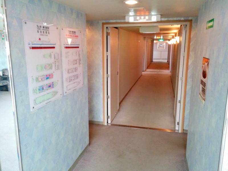 フェリー屋久島2 船内２F通路