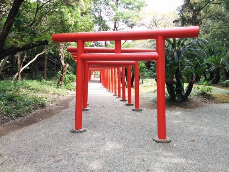 宮崎神宮末社五所稲荷神社-鳥居1.jpg 宮崎神宮末社五所稲荷神社 鳥居1