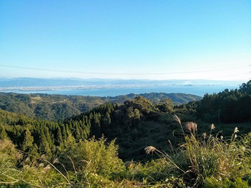 三角の山より八代海３