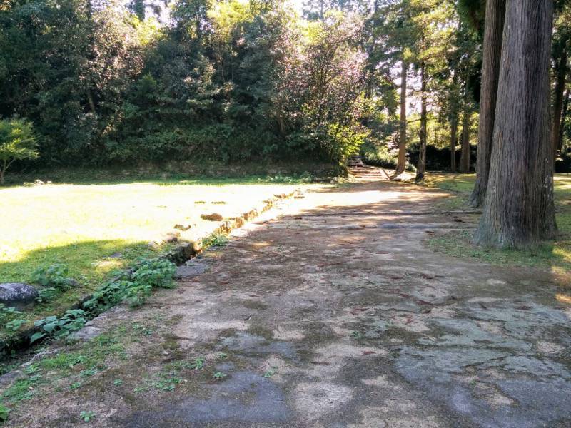 人吉城跡-中御門跡から本丸へ1.jpg 人吉城跡 中御門跡から本丸へ1